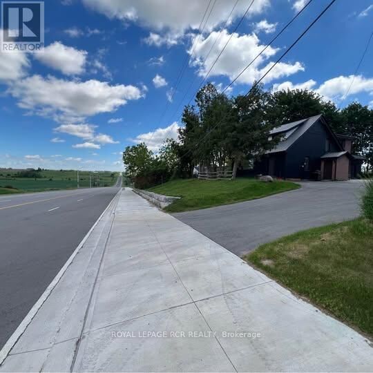 Property Photo:  6222 Yonge Street 2  ON L0L 1K0 