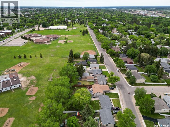 Property Photo: 1171 Cook Drive SK S6V 2R7