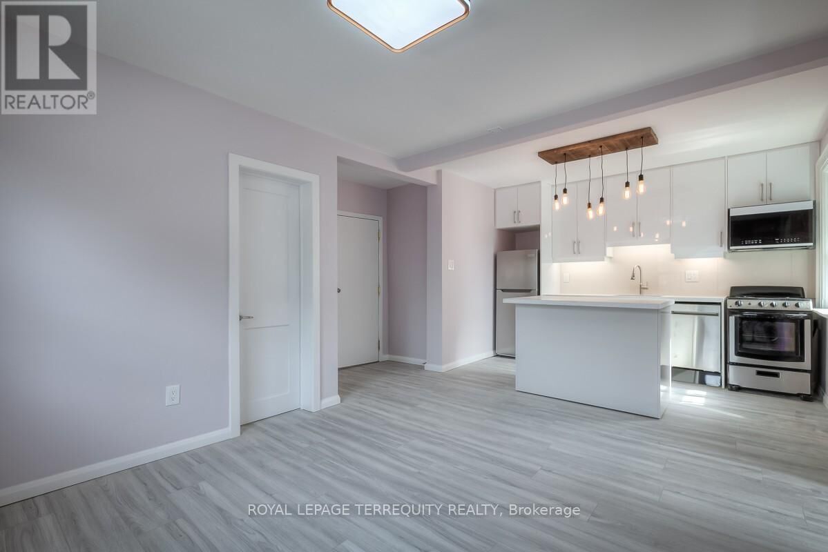 Property Photo: 135 Jane Street 2 ON M6S 3Y7
