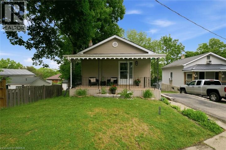 Property Photo:  16 King Edward Street  ON N3L 2G6 
