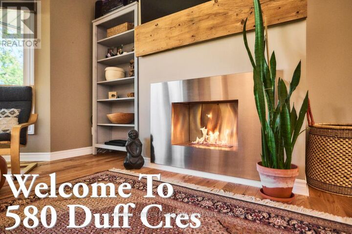 Property Photo: 580 Duff Crescent ON K1J 7C5