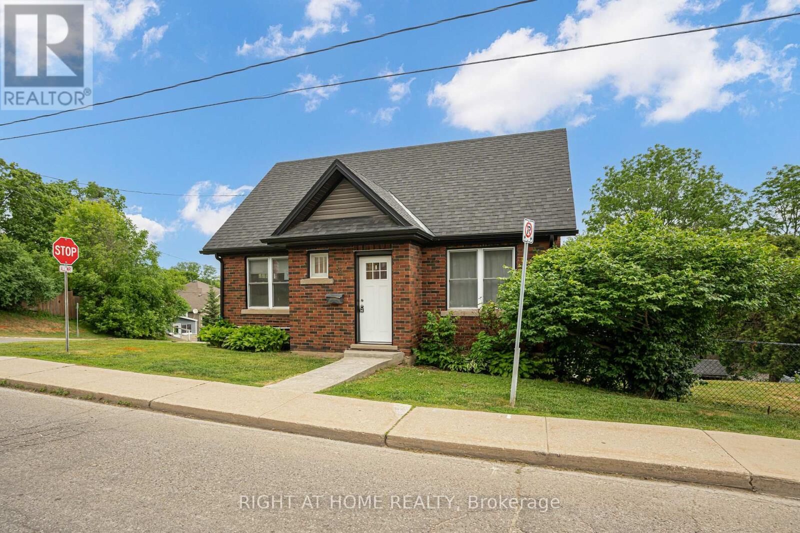 Property Photo:  38 Washington Street  ON N3L 2A7 