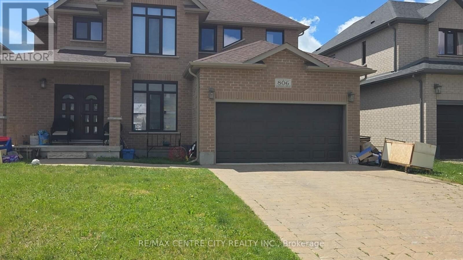 Property Photo: 806 Zaifman Circle ON N5Y 0M8