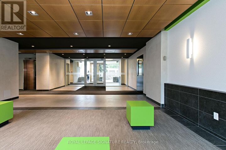 Property Photo:  666 Spadina Avenue 2003  ON M5S 2H8 