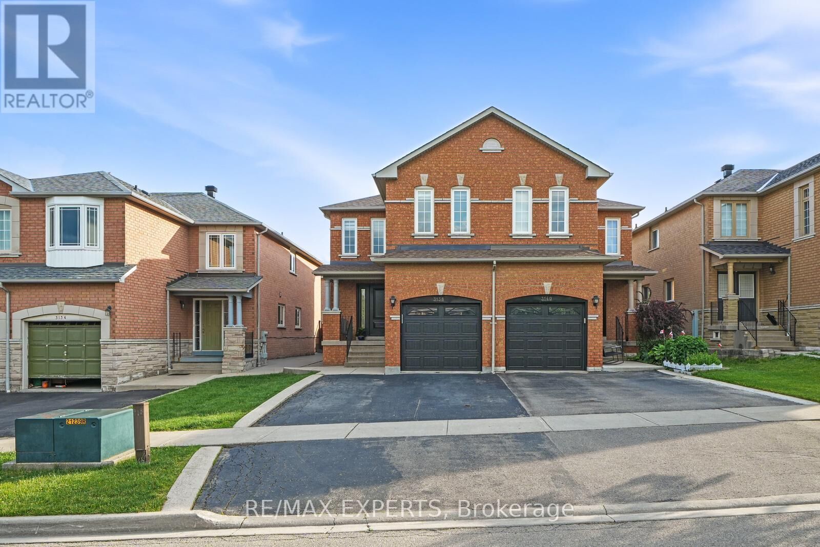 Property Photo:  3138 Wheatstone Avenue  ON L5B 4J1 