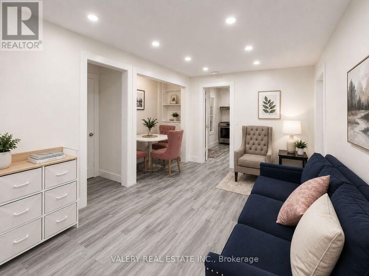 Property Photo:  15 Stavebank Road North 5  ON L5G 2T3 