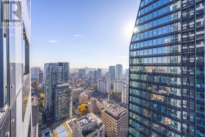Property Photo:  5 St. Joseph Street 3403  ON M4Y 1J6 