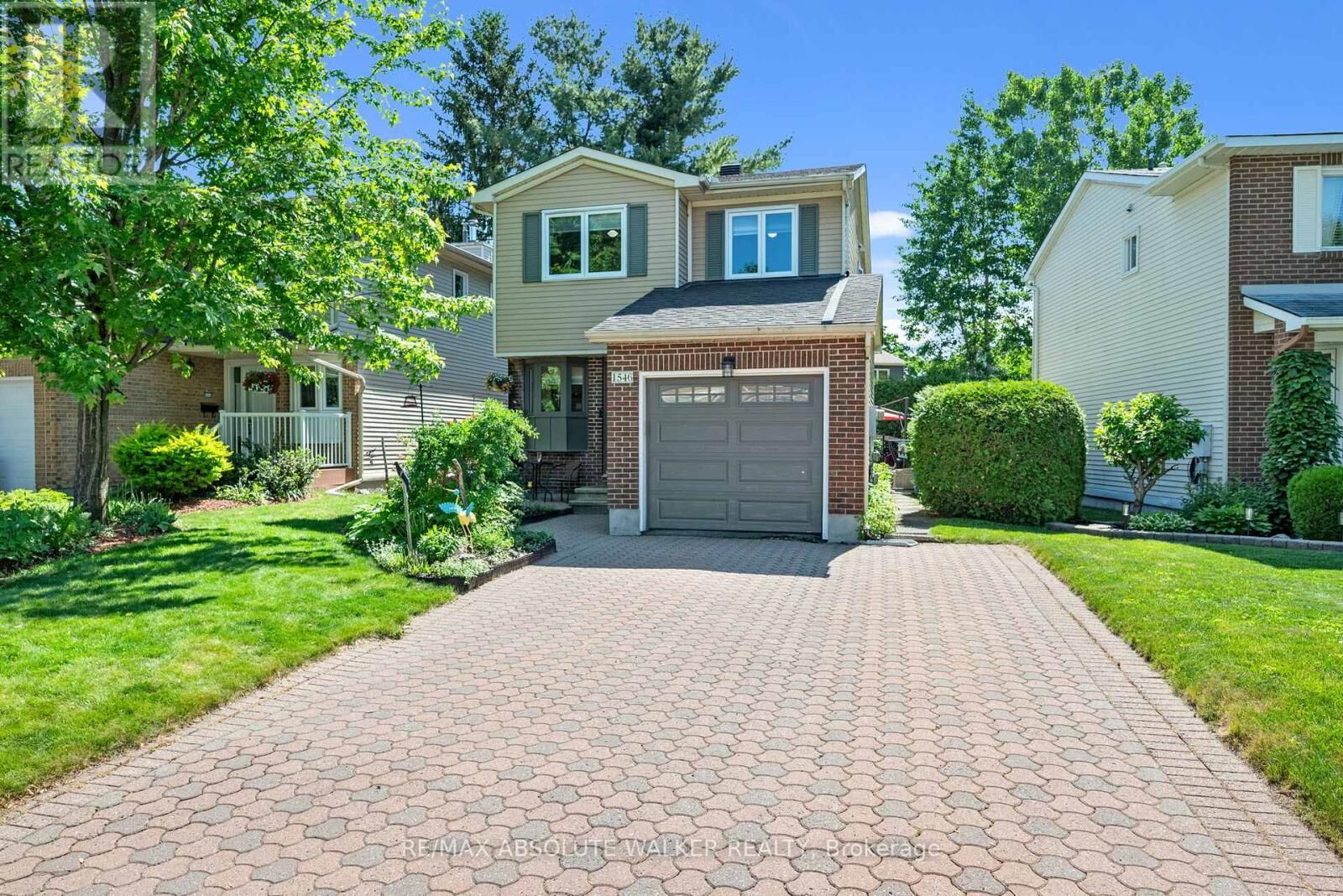 Property Photo:  1546 Meadowfield Place  ON K1C 5V9 