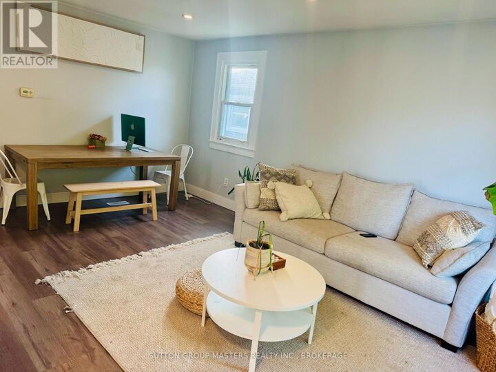 Property Photo:  808 Victoria Street  ON K7K 4T3 