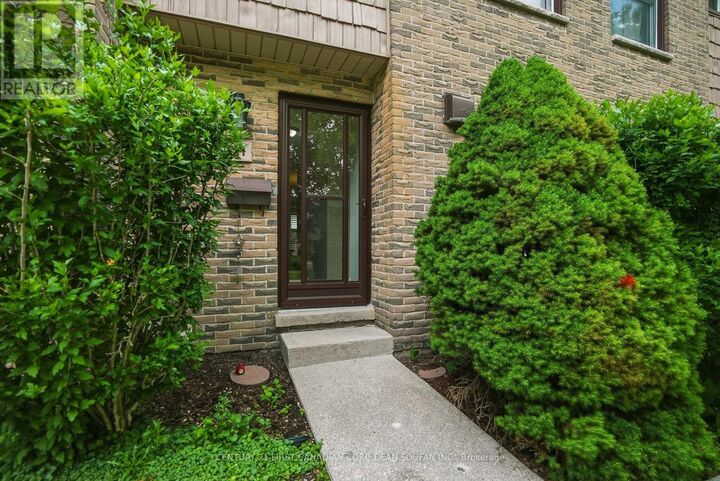 Property Photo:  634 Wonderland Road South  ON N6K 1L8 