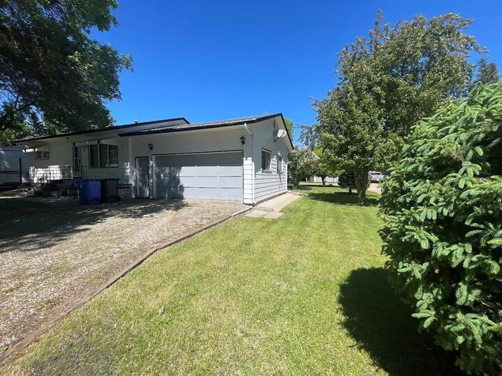 Property Photo: 87 Bradley Boulevard MB R0J 1H0