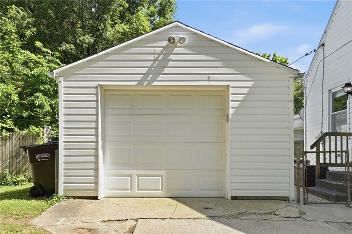 Property Photo:  1840 Rainbow Drive  OH 45420-3655 
