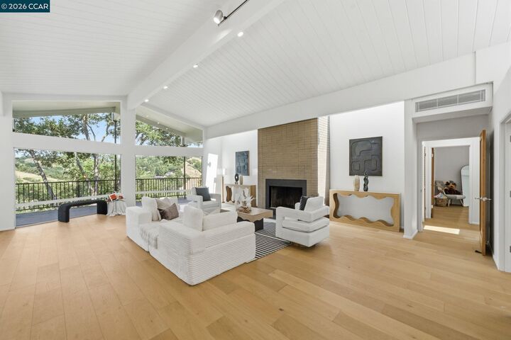 Property Photo:  233 Melody Ln  CA 94563 