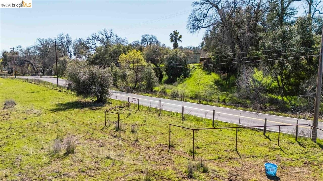 Property Photo:  18650 Jamestown Rd  CA 95327 