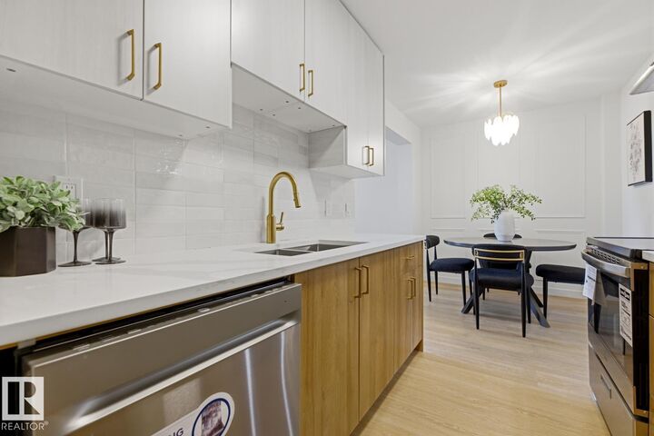 Property Photo:  7D Callingwood Court NW  AB T5T 0H5 