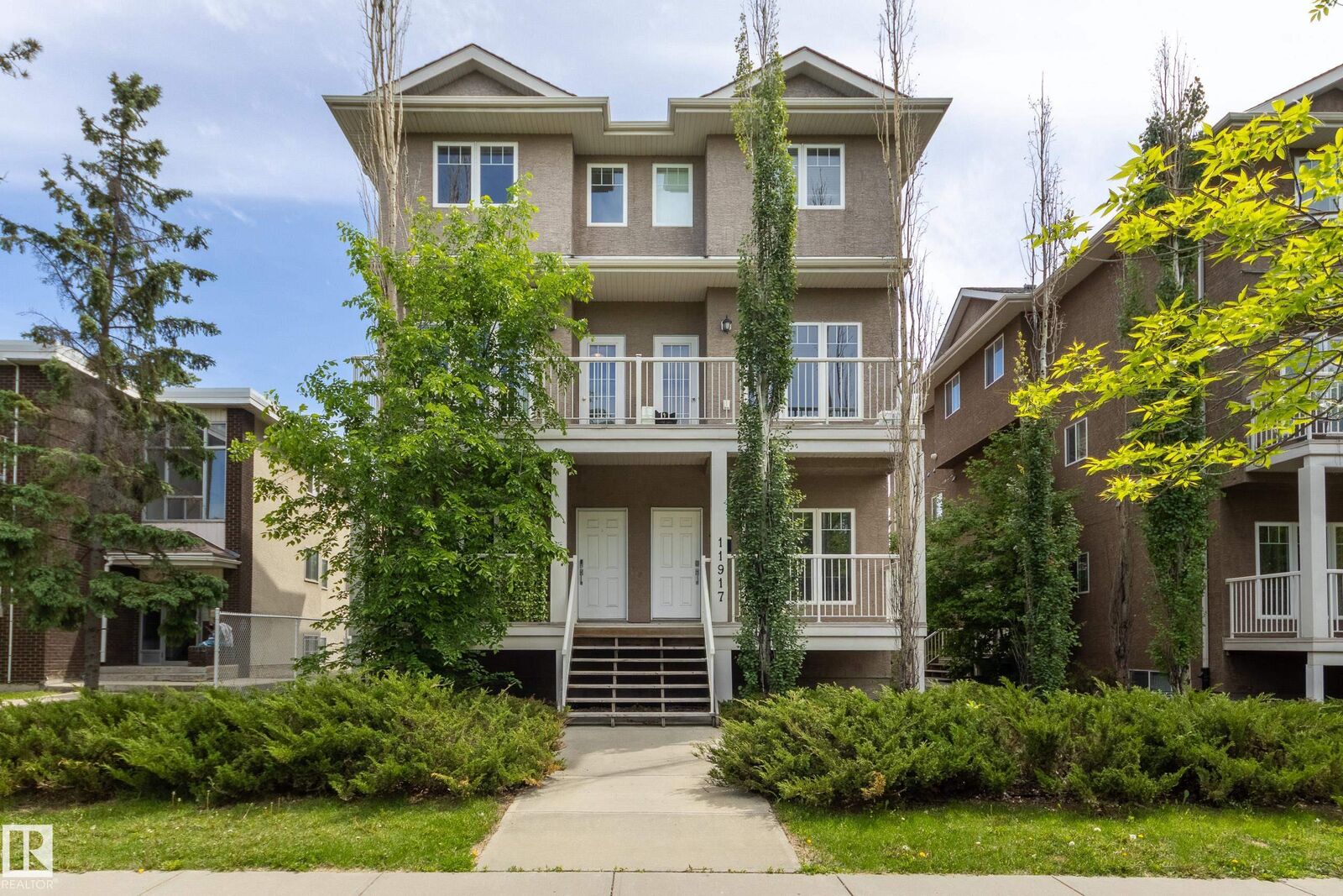 Property Photo: 11917 103 Street NW 6 AB T5G 2J4