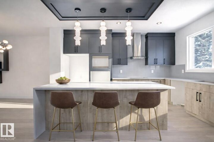 Property Photo:  13909 107A Avenue NW  AB T5M 2A8 