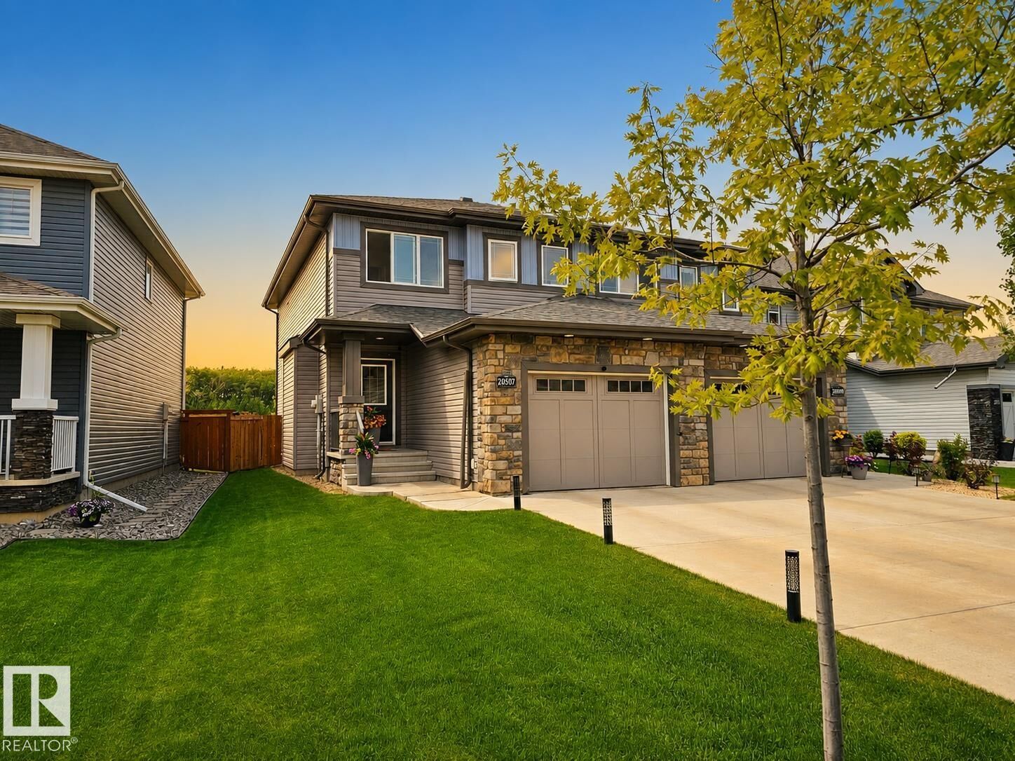 Property Photo:  20507 128 Avenue NW  AB T5S 0L8 