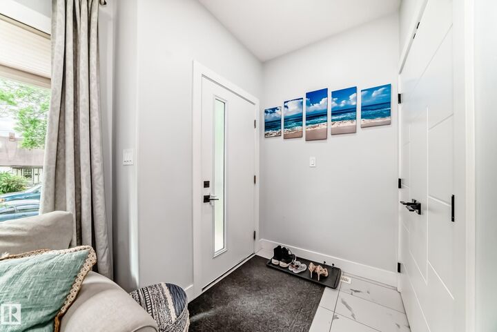 Property Photo:  9830 73 Avenue NW  AB T6E 1B6 