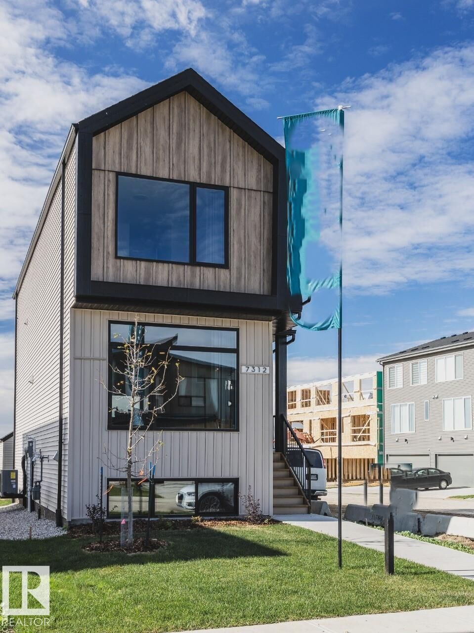 Property Photo:  455 30 Street SW  AB T6X 2W6 