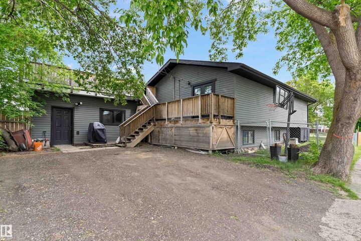 Property Photo: 14 2 Avenue AB T0B 1W0