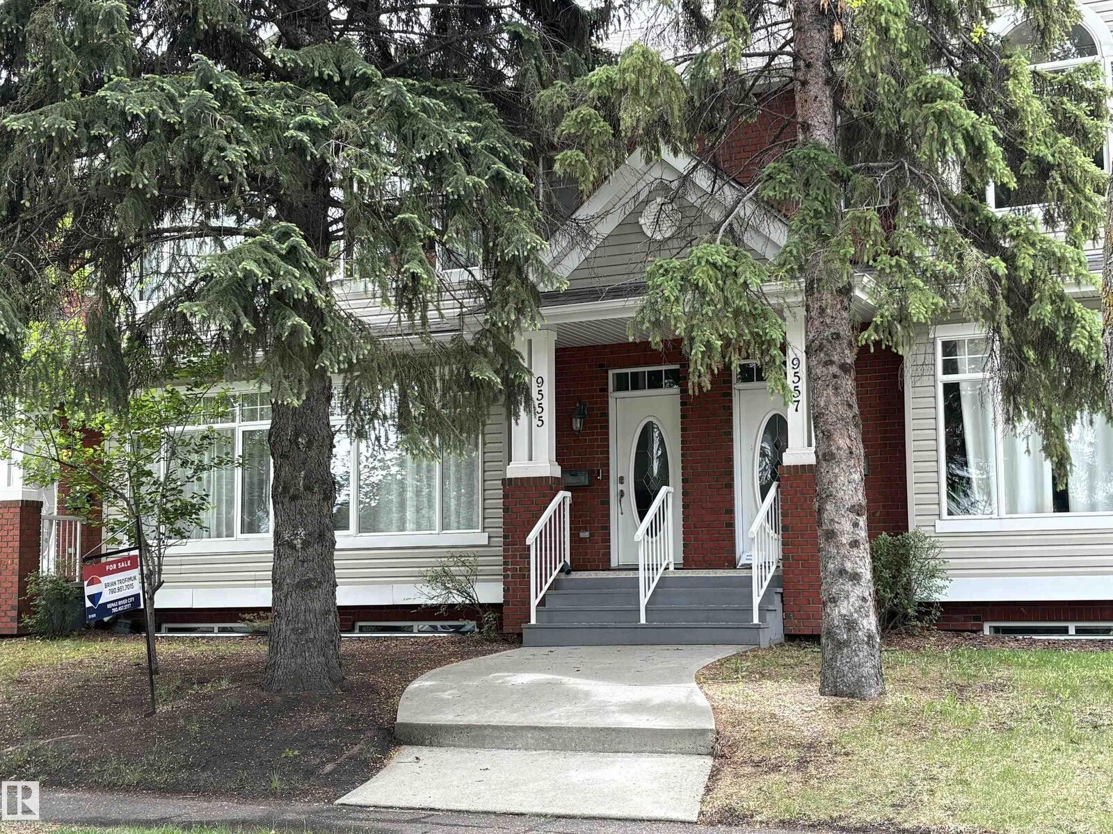 Property Photo:  9555 73 Avenue NW  AB T6E 1B1 