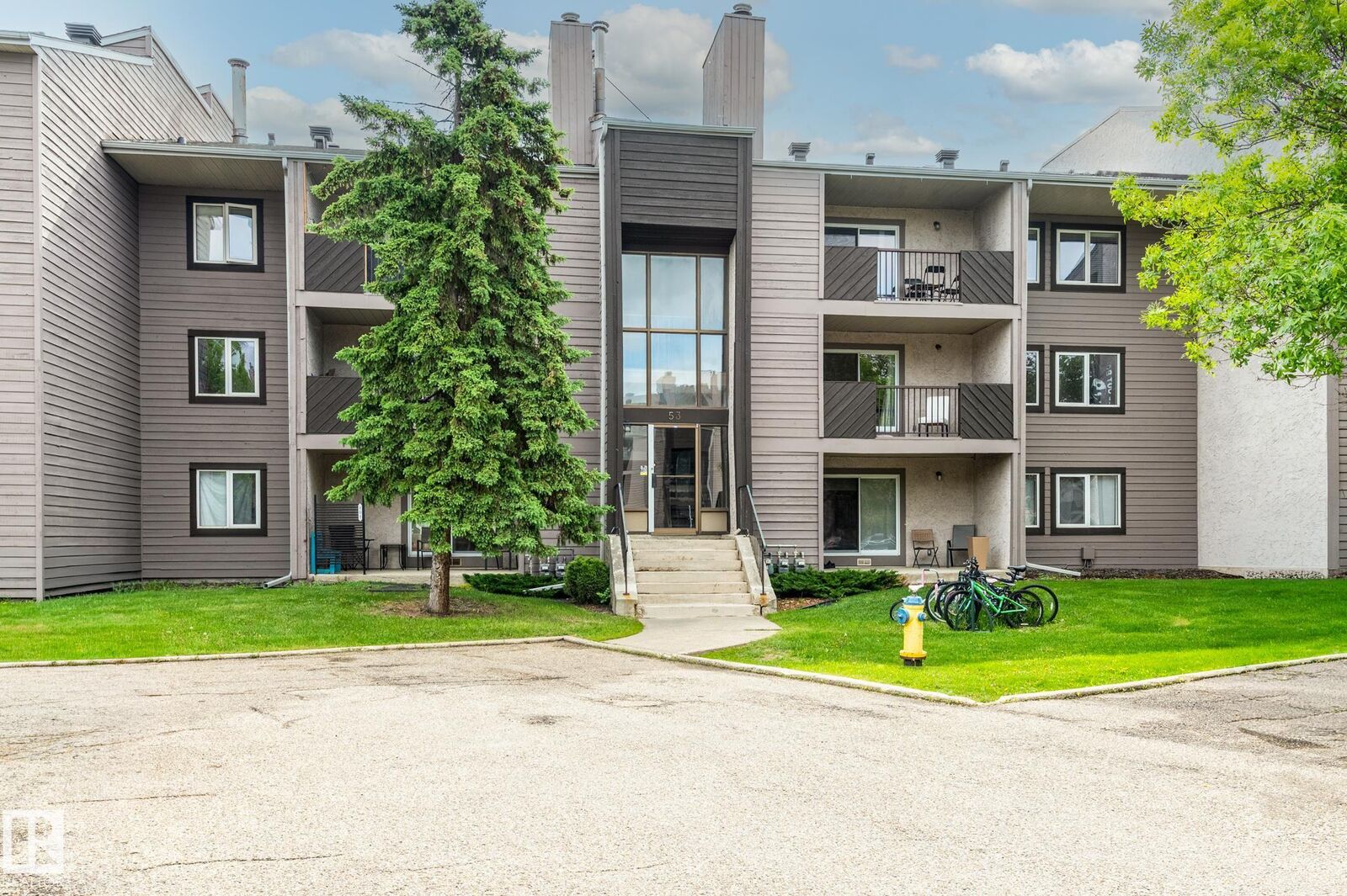 Property Photo:  53 Akins Drive 306  AB T8N 3M6 