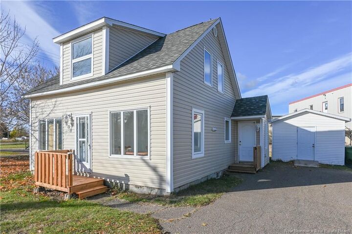 135 Degrâce Street — photo 1