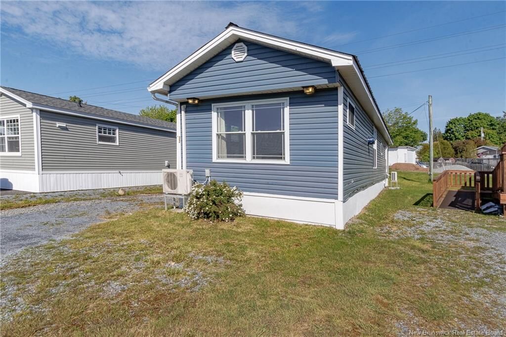 Property Photo:  32 Violet Street  NB E2M 5M3 