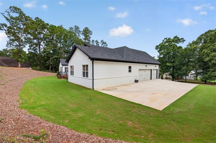 Property Photo:  505 Old Collins Road  GA 30548 