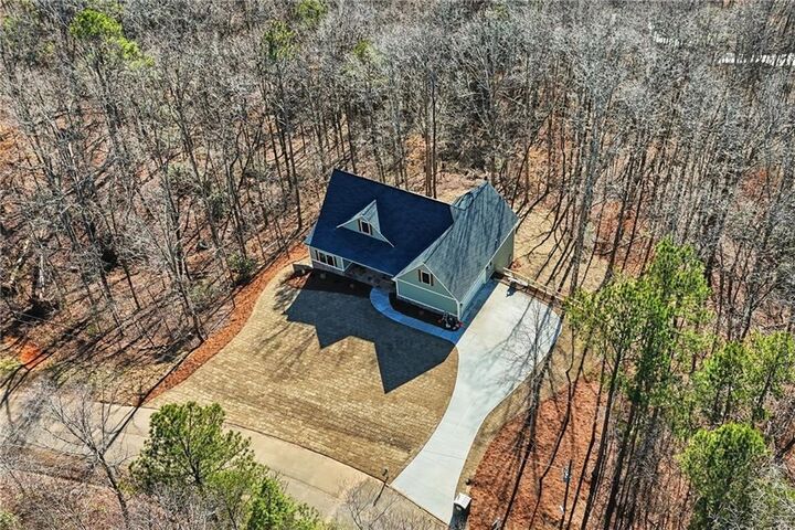 Property Photo:  176 Windsor Way  GA 30143 