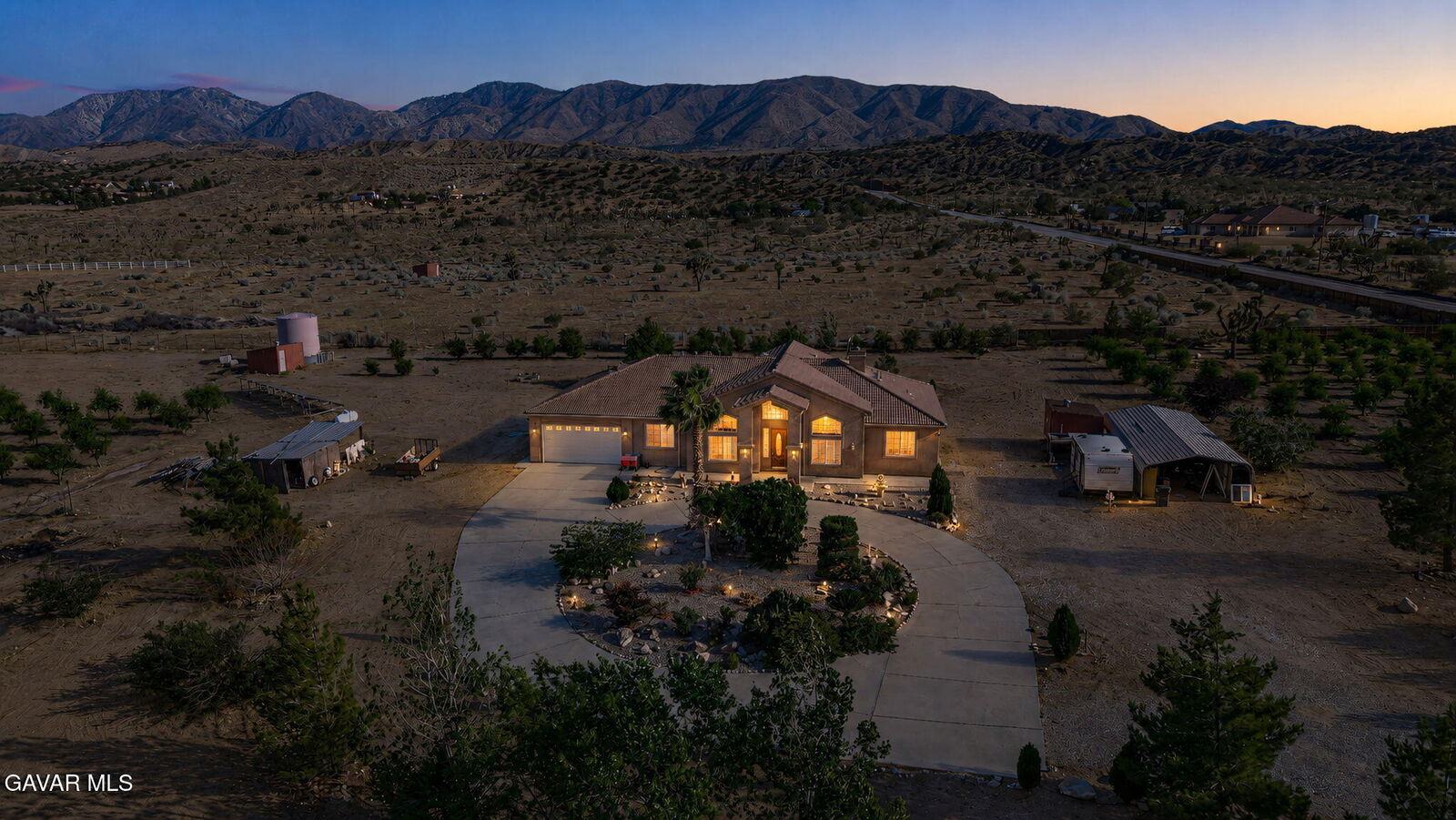 Property Photo:  33000 106th Street  CA 93543 