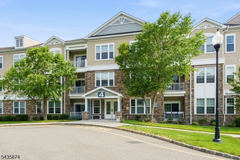 Property Photo:  4206 Hoover Ln 206  NJ 07885 