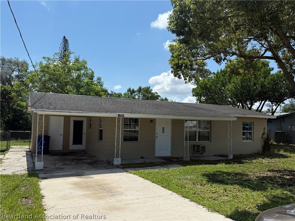 Property Photo:  1732 Lagrange Avenue  FL 33870 