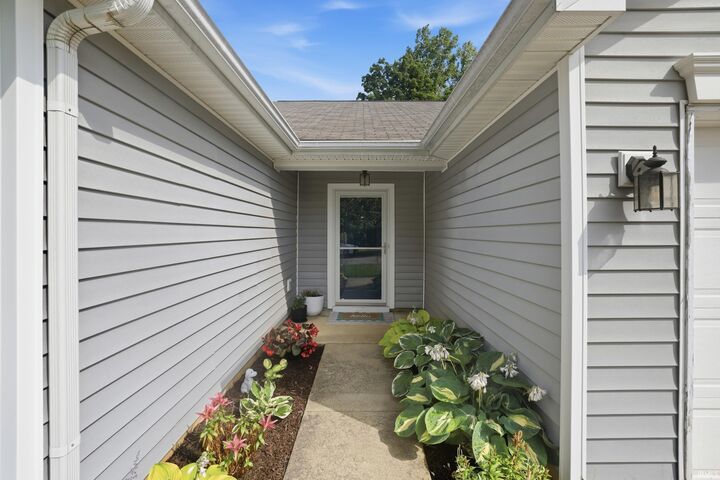 Property Photo: 1554 W Meeting House Lane IN 47403