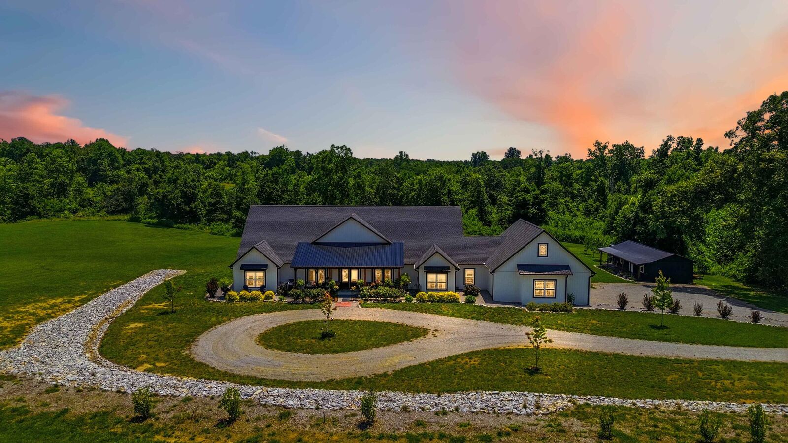 Property Photo: 271 Bluegrass Meadows KY 42503