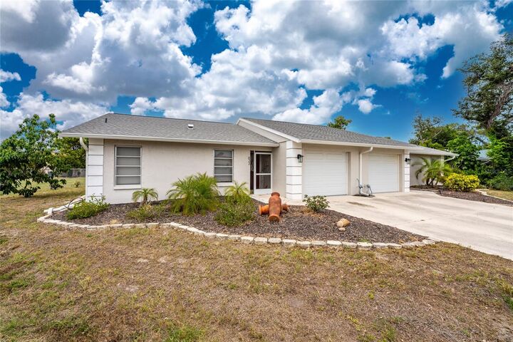 Property Photo:  633 Harvey Street  FL 34223 