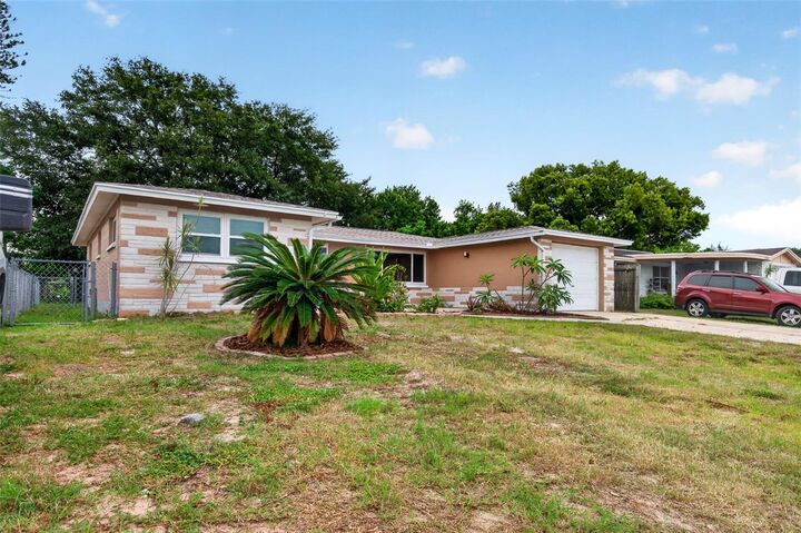 Property Photo: 2602 Ohio Place FL 34691