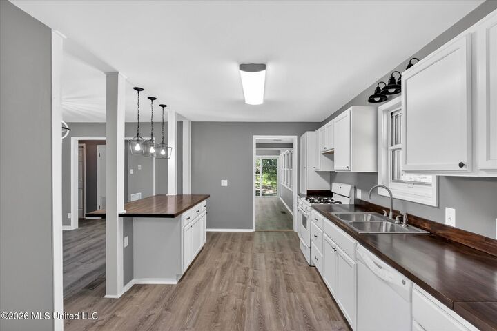 Property Photo:  34 37th Street  MS 39507 