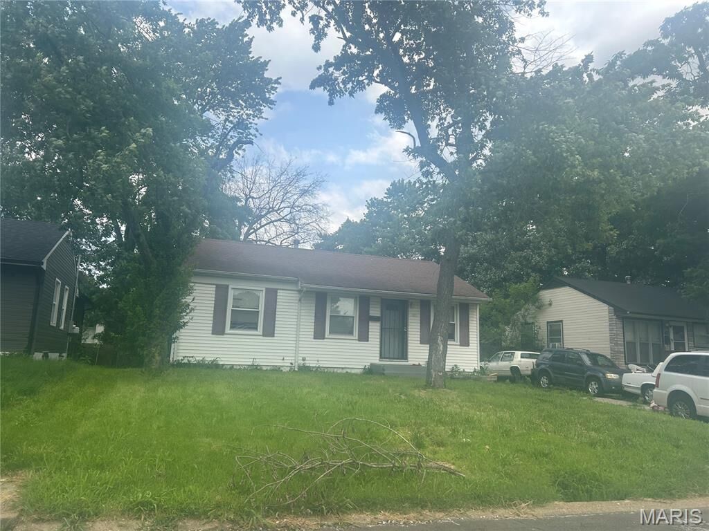 Property Photo:  321 Midlothian Road  MO 63137 