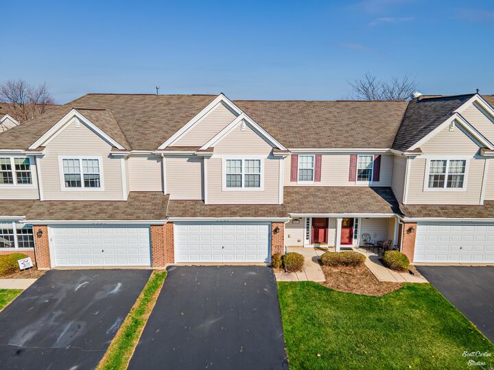 Property Photo: 5521 Wildspring Drive 5521 IL 60156