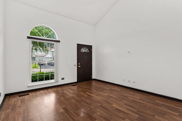 Property Photo:  3 Chaucer Lane A  IL 60107 