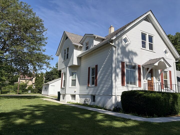 Property Photo: 701 Raub Street IL 60435