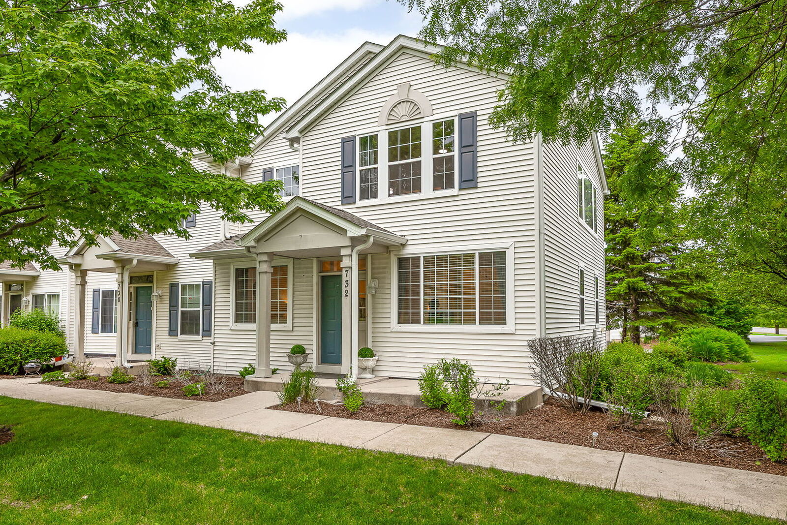 Property Photo: 732 County Line Road IL 60502