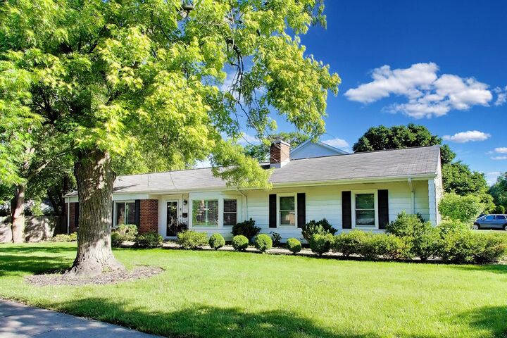 Property Photo: 800 Hunter Road IL 60025