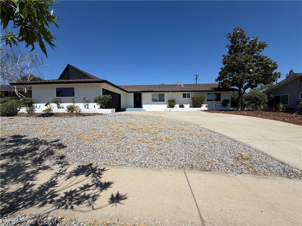 Property Photo: 3822 Lealma Avenue CA 91711