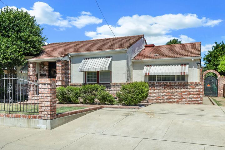 Property Photo:  1004 S Shasta Avenue  CA 95205 