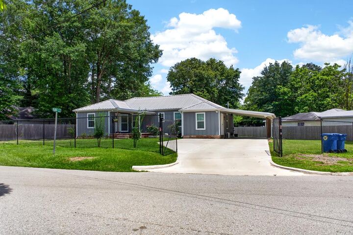 Property Photo:  1302 Avalon Drive  TX 75901 
