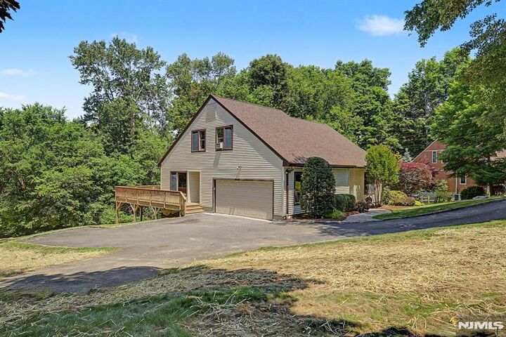 Property Photo:  829 Ramapo Valley Road  NJ 07436 