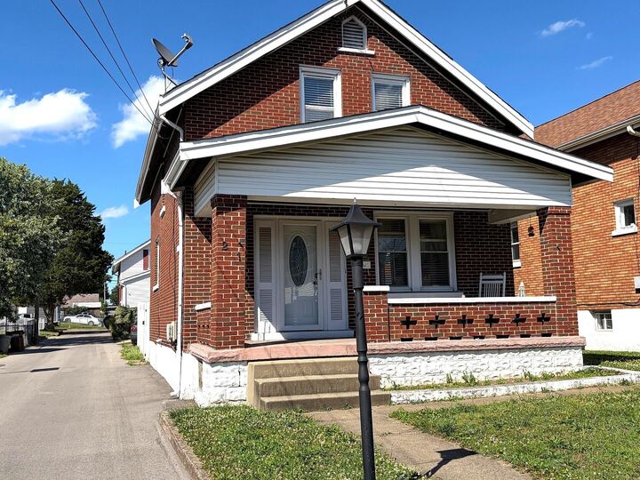 Property Photo: 211 Stokesay Street KY 41016